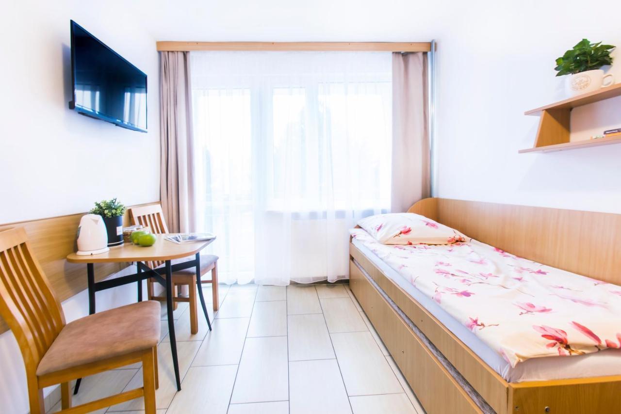 Wiking-Osrodek Wypoczynkowo-Szkoleniowy Hotell Jantar Exteriör bild